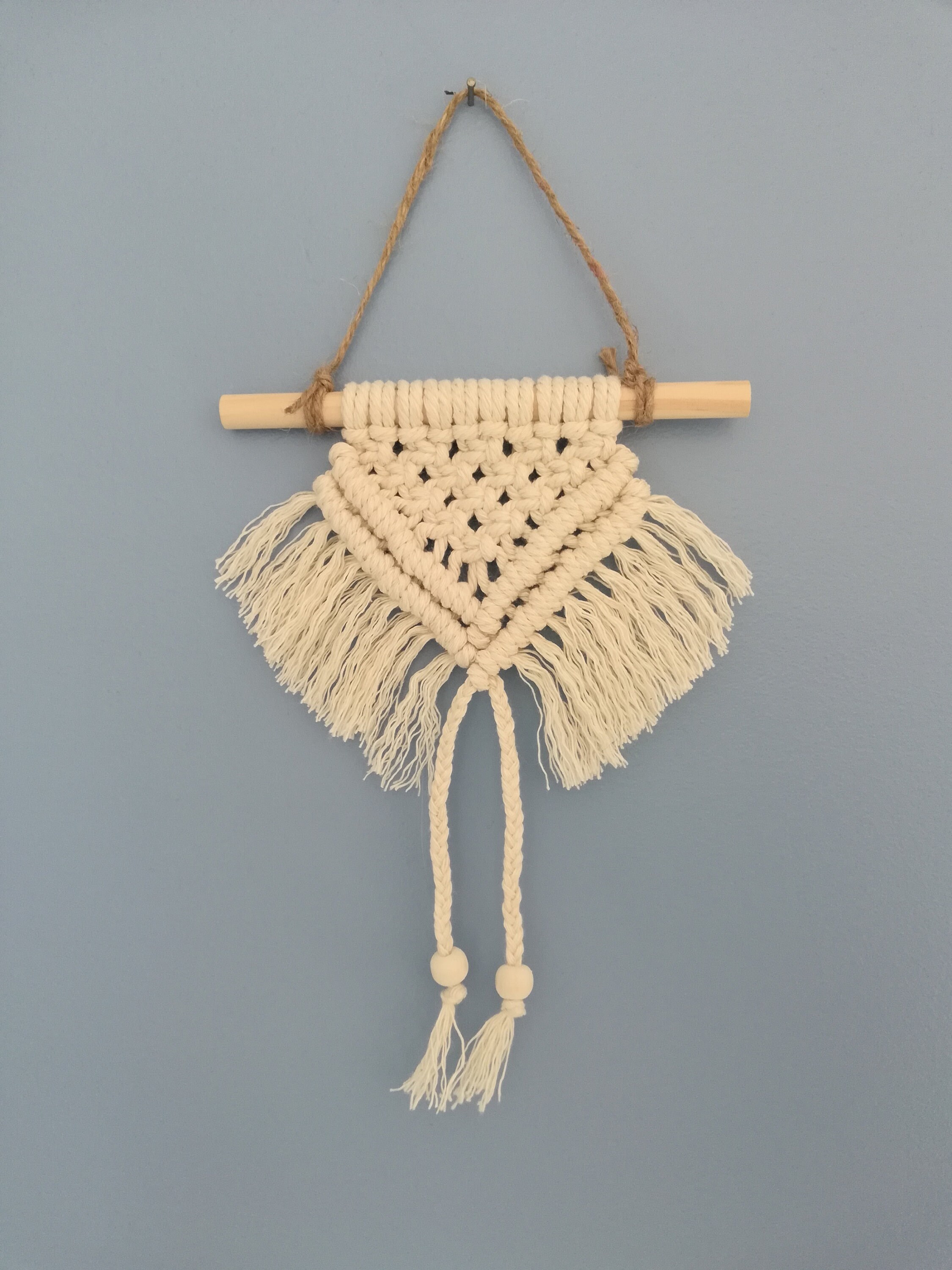 Petite Décoration Murale en Macramé - Modèle Tresses