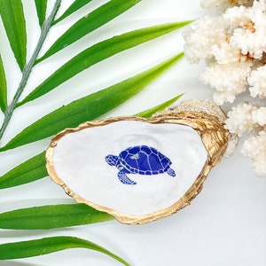 Sea Turtle Oyster Trinket Dish, Oyster Jewelry Dish, Oyster Ring Dish, Coastal Decor, Beach Decor, Gift for Bride, Bridesmaid Gifts