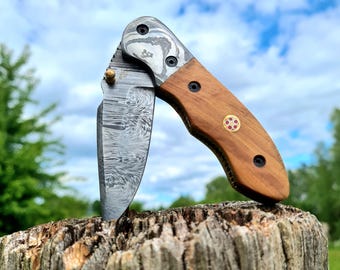 Damascus mes, zakmes, Damascus lemmet, Damascus staal, jachtmes - hoogwaardig, elegant, handgemaakt - bediening met één hand, lemmetvergrendeling, scherp (C9)