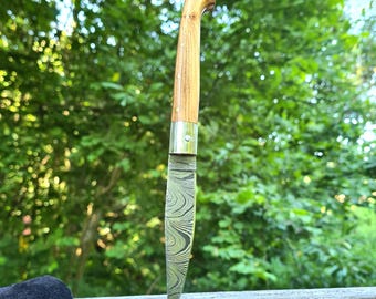 Coltello tascabile Damasco, coltello Pattada sardo con manico in legno d'ulivo, lama Damasco, forgiato a mano con fodero - 20 cm - (LG45)