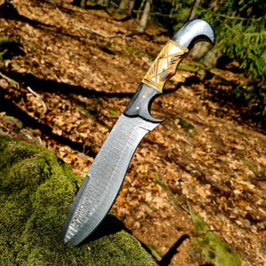 Handgeschmiedetes Damastmesser mit geschnitztem Griff 30 cm Jagdmesser-Bowiemesser-Kukri-Tanto-Damastmesser-Messerkunst-Groß - (SF11)