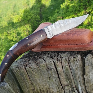 Damascus knife, folding knife, Laguiole pocket knife, hunting knife, hand-forged, great shape, stainless Damascus steel (T12b)