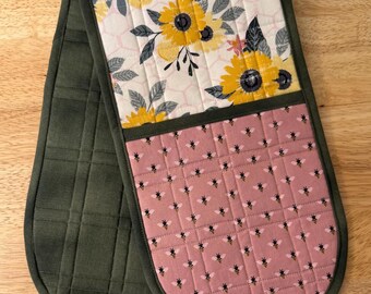 Bees Honeycomb and Floral Themed Double Oven Mitt, Pot Holder, Hot Pad, Double Hot Pad