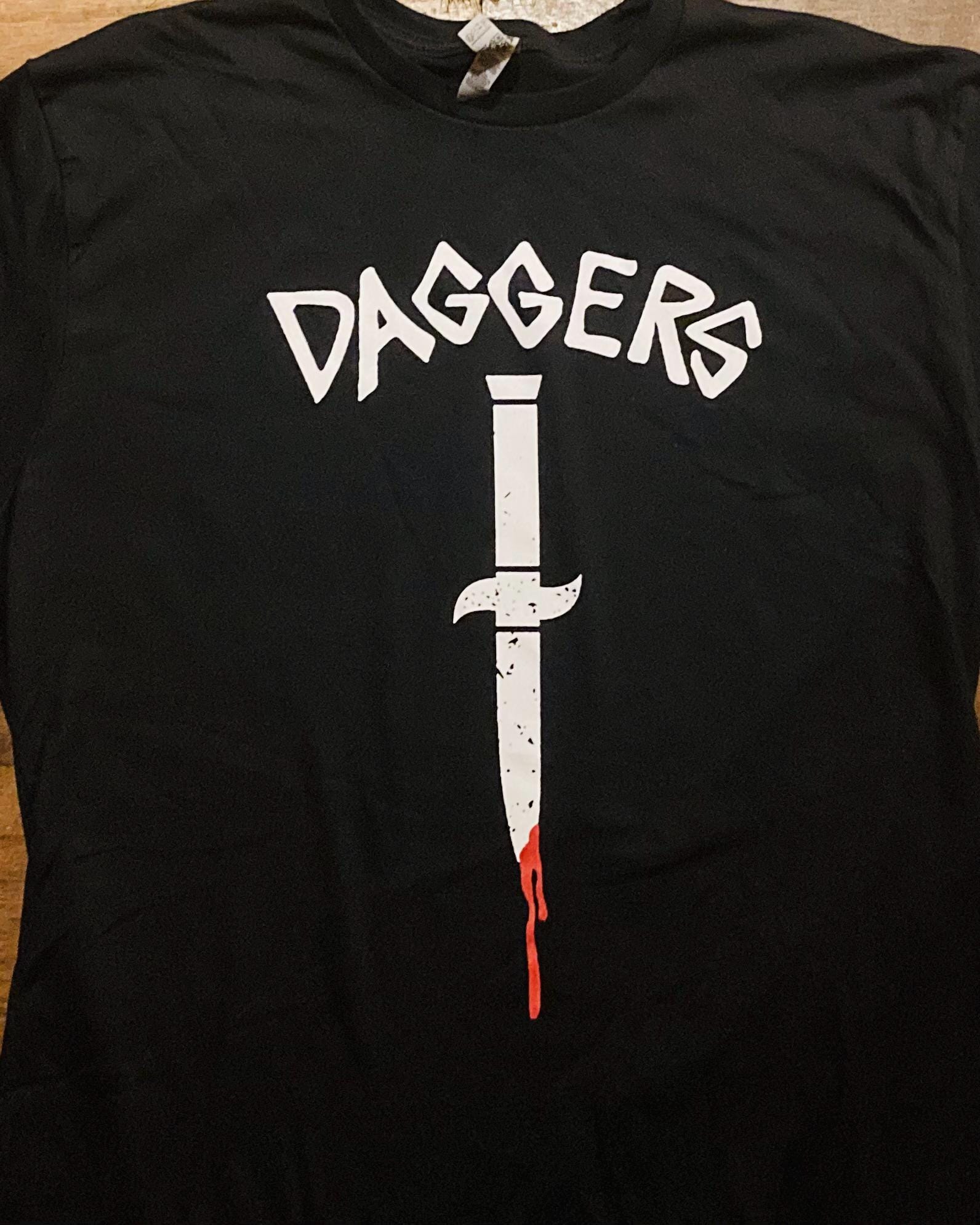 DAGGERS Shirt THRASHIN' Skate Punk Movie 80s Gang Josh Brolin Red