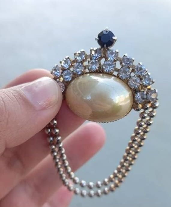 Antique Elegant Brooch - image 1