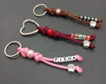 Personalized keychain with name • Paracord keychain with dog paw print • Gift for dog owners • Keychain with letter beads