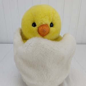 Ty Beanie Buddy Eggbert Chick in Egg Plush 8&quot; Stuffed Animal 2001 Spring Easter