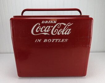 Vintage Coca-Cola-Kühler aus Metall mit Tablett, Flaschenöffner, Eistruhe aus den 1950er Jahren