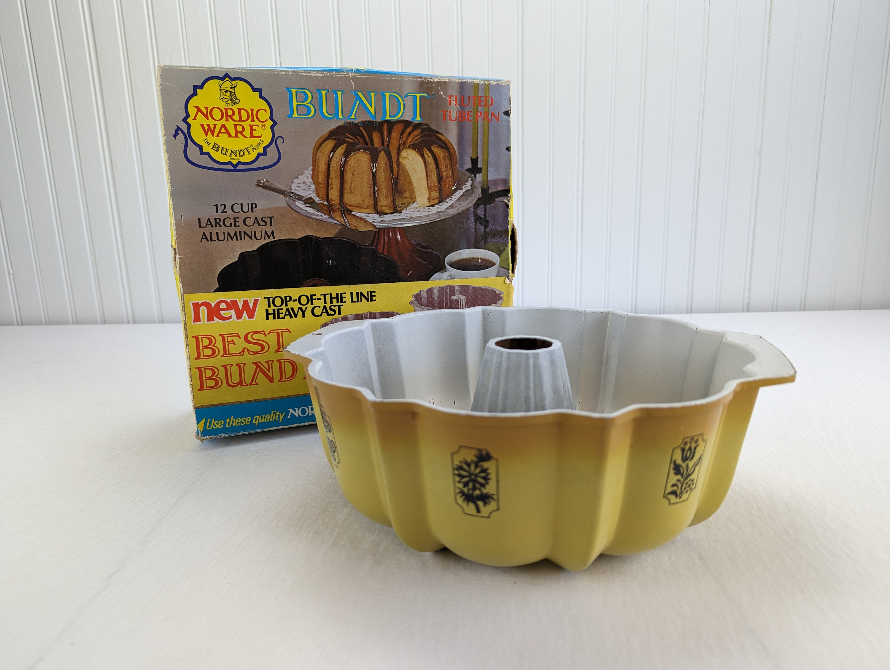 Awesome Retro Yellow Ombre Bundt Cake Pan, 12 Cup Cast Aluminum Bundt Brand  Fluted Tube Pan by Nordicware Retro Yellow Kitchen Decor 