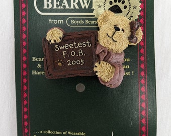 Boyds Bears & Friends Bearwear Lapel Pin Brooch Sweetest FOB 2005 Resin New