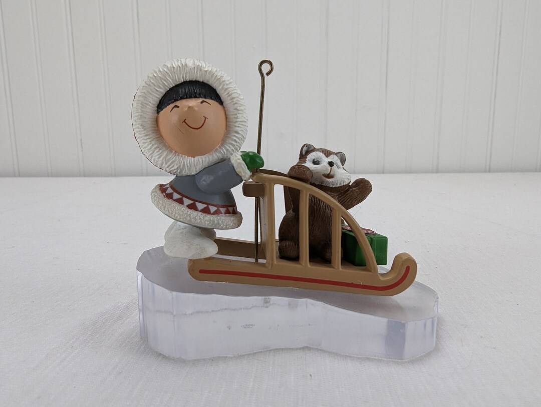 1989 Hallmark Frosty Friends Eskimo With Dog Sled 10 Christmas Tree