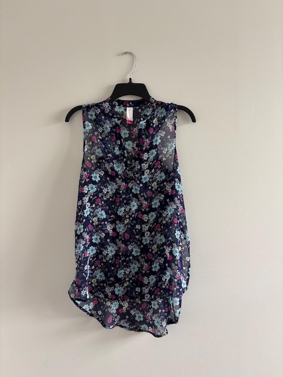 VTG No Boundaries Top Navy Blue Floral Sheer Chiffon Sleeveless Women M Boho Fairy Grunge - Etsy VTG No Boundaries Top Navy Blue Floral Sheer Chiffon Sleeveless Women M Boho Fairy Grunge - Etsy