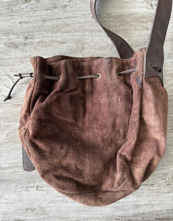 90s VTG Kenneth Cole Bucket Bag Brown Suede Leather Drawstring 90s VTG Kenneth Cole Bucket Bag Brown Suede Leather Drawstring