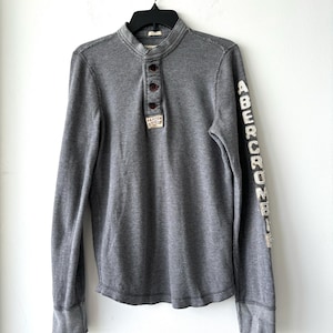 Y2K Abercrombie & Fitch graues Henley-Shirt Langarm-Spellout-Logo Herren klein