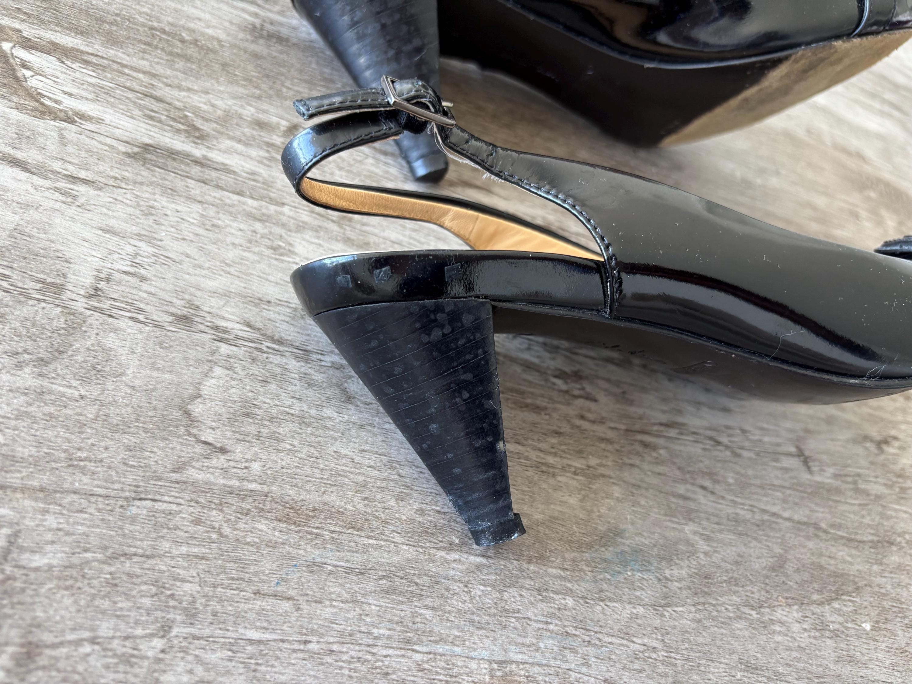 Escarpins Cole Haan En Cuir Verni Noir - Talons 8,5, Largeur B, Bout Ouvert, Style Slingbacks, Occasion