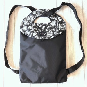 Mittelgroßer wandelbarer schwarzer Rucksack / Rucksack-Geldbörse / Taschen für Frauen / Kleine Tragetasche / Mini-Rucksack / Kleiner Rucksack / Alltagstasche / Blume