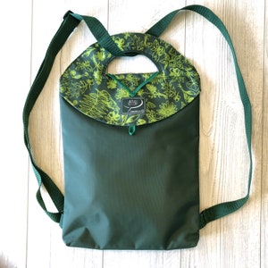 Mittlerer wandelbarer grüner Rucksack / Rucksack-Geldbörse / Taschen für Frauen / Kleine Tragetasche / Mini-Rucksack / Kleiner Rucksack / Alltagstasche / Herbarium