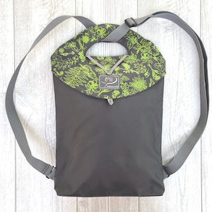 Mittelgroßer umwandelbarer grauer Rucksack / Rucksack / wasserabweisend / Taschen für Frauen / Tragetasche / Mini-Rucksack / Kleiner Rucksack / Alltagstasche / Herbarium