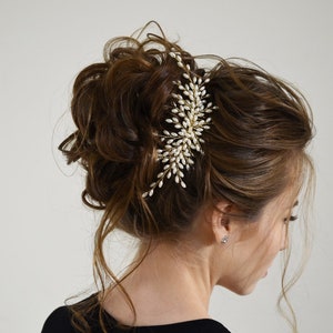 Bridal Pearl hair comb, Wedding pearl headpiece, White silver headpiece, Pearl hair accessories, bridesmaids and prom jewelry