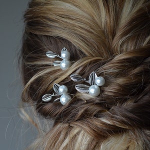 Bridal pearl hair pins, Silver pearl hair pins, Wedding silver headpiece, Wedding hair accessories, Floral design