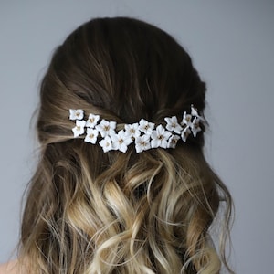 White flower hair comb, Wedding floral headpiece, Bridal gold headpiece, Bridesmaids prom hair accessories