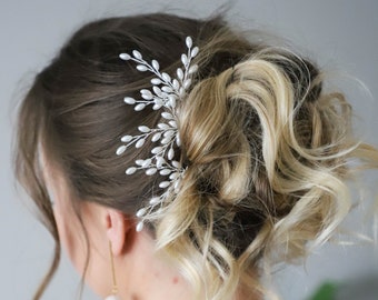 Pearls hair pins set of 3, Bridal white hair pins, Wedding headpiece, hair accessories, Floral design, Silver hair pins