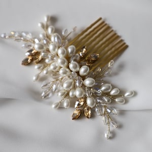 Ivory Bridal hair comb, Pearl Crystal headpiece, Wedding hair comb, Gold crystal hair accessory