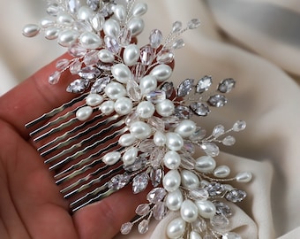 Pearl bridal hair comb, White wedding pearl headpiece, Bridal silver crystal headpiece, Pearl hair accessories