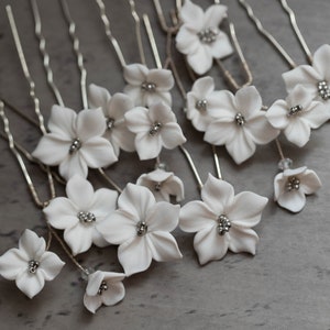 Wedding white flowers hair pins set of 8, Bridal floral hair pins, Wedding white silver headpiece, Flower hair accessories, Floral design