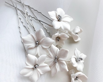 Wedding white flowers hair pins set of 4, Bridal floral hair pins, Wedding white silver headpiece, Flower hair accessories, Floral design