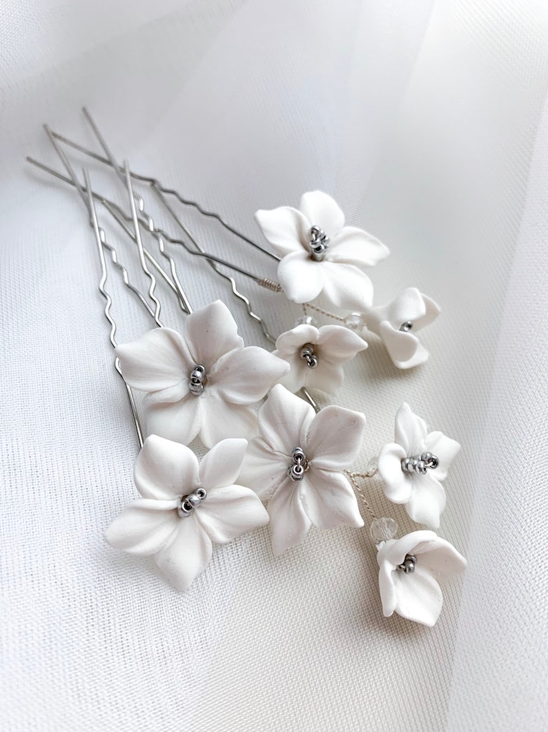 Wedding white silver headpiece Floral design Bridal floral hair pins Wedding white flowers hair pins set of 4 Flower hair accessories