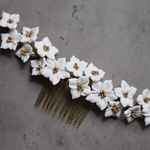 White flower hair comb, Wedding floral headpiece, Bridal gold headpiece, Bridesmaids prom hair accessories image 5