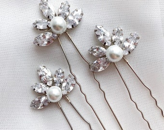 Bridal hair pins, Crystal pearl hair pins, Wedding silver headpiece, Clear Crystal hair accessories, Floral design, Pearl hair pins