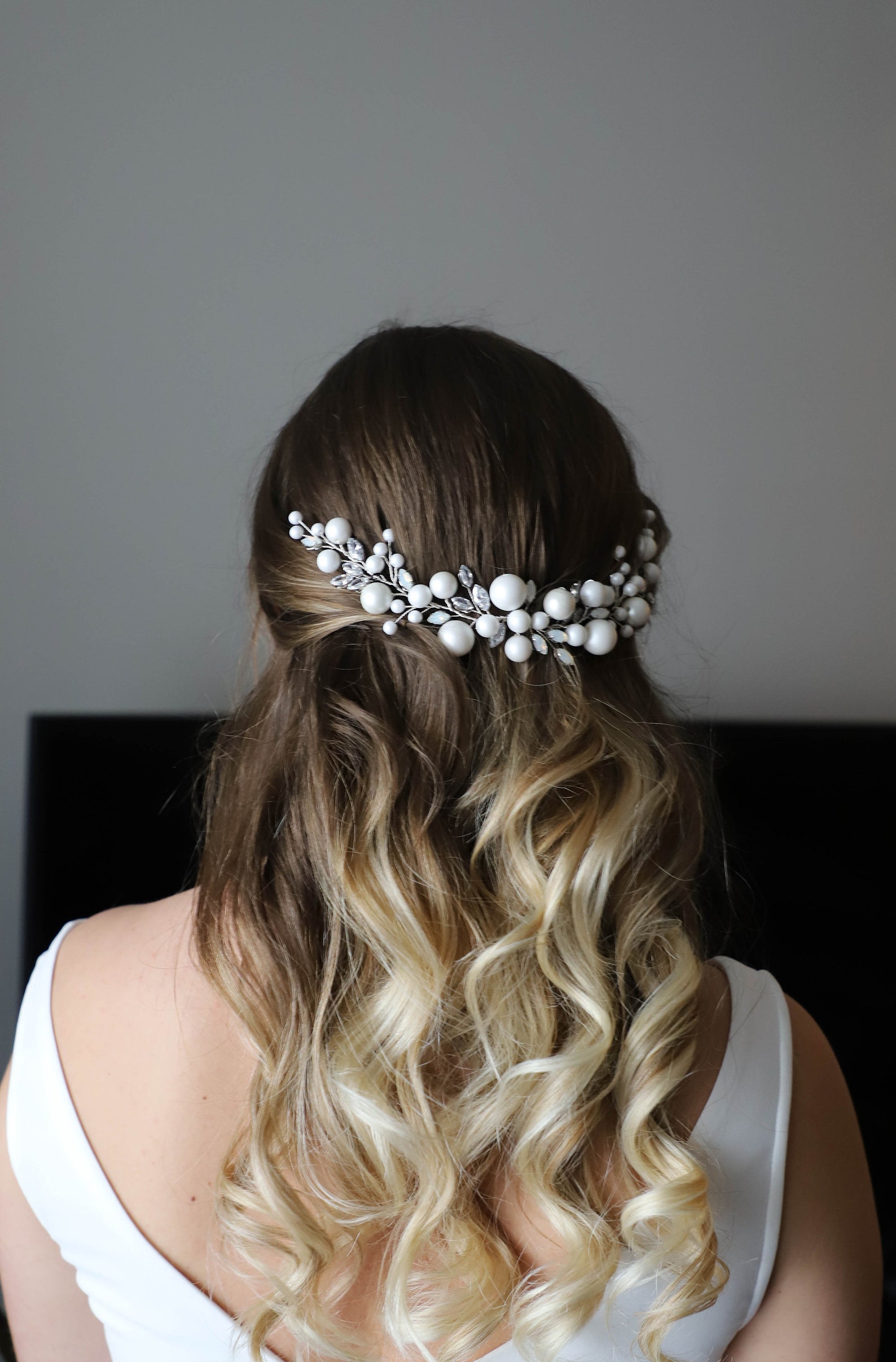 Pearls Bridal White Hair Vine, Opal Crystal Hair Wreath, Wedding Pearls Bridal White Hair Vine, Opal Crystal Hair Wreath, Wedding