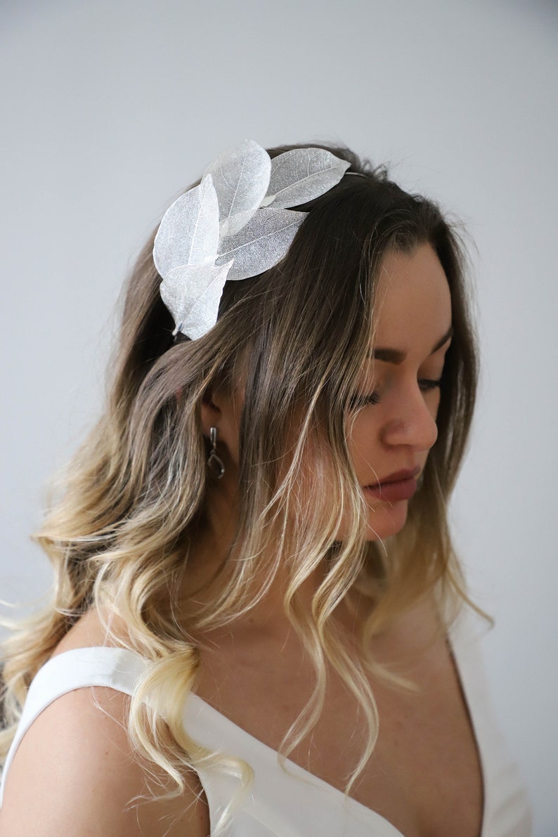 Casque argenté de mariée, laisse le bandeau de mariage, casque argenté floral, couronne de cheveux de mariage, conception florale image 8