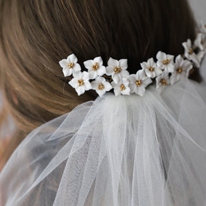 White flower hair comb, Wedding floral headpiece, Bridal gold headpiece, Bridesmaids prom hair accessories image 4