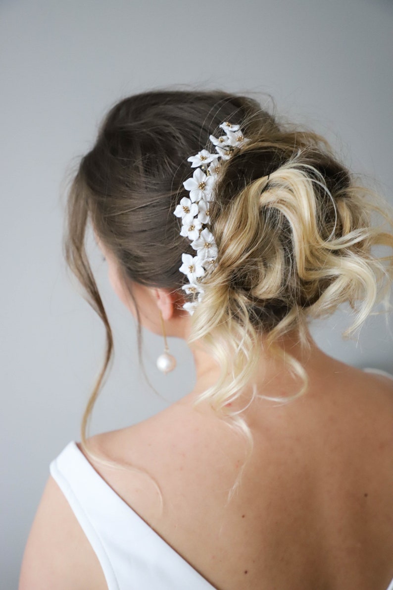 White flower hair comb, Wedding floral headpiece, Bridal gold headpiece, Bridesmaids prom hair accessories image 2