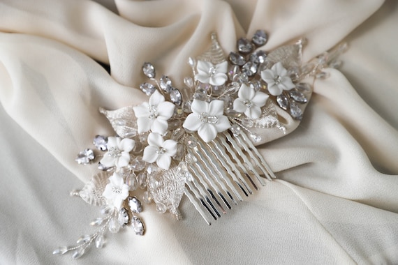 Bridal Flower Hair Comb, White Flower Wedding Headpiece  display picture 3
