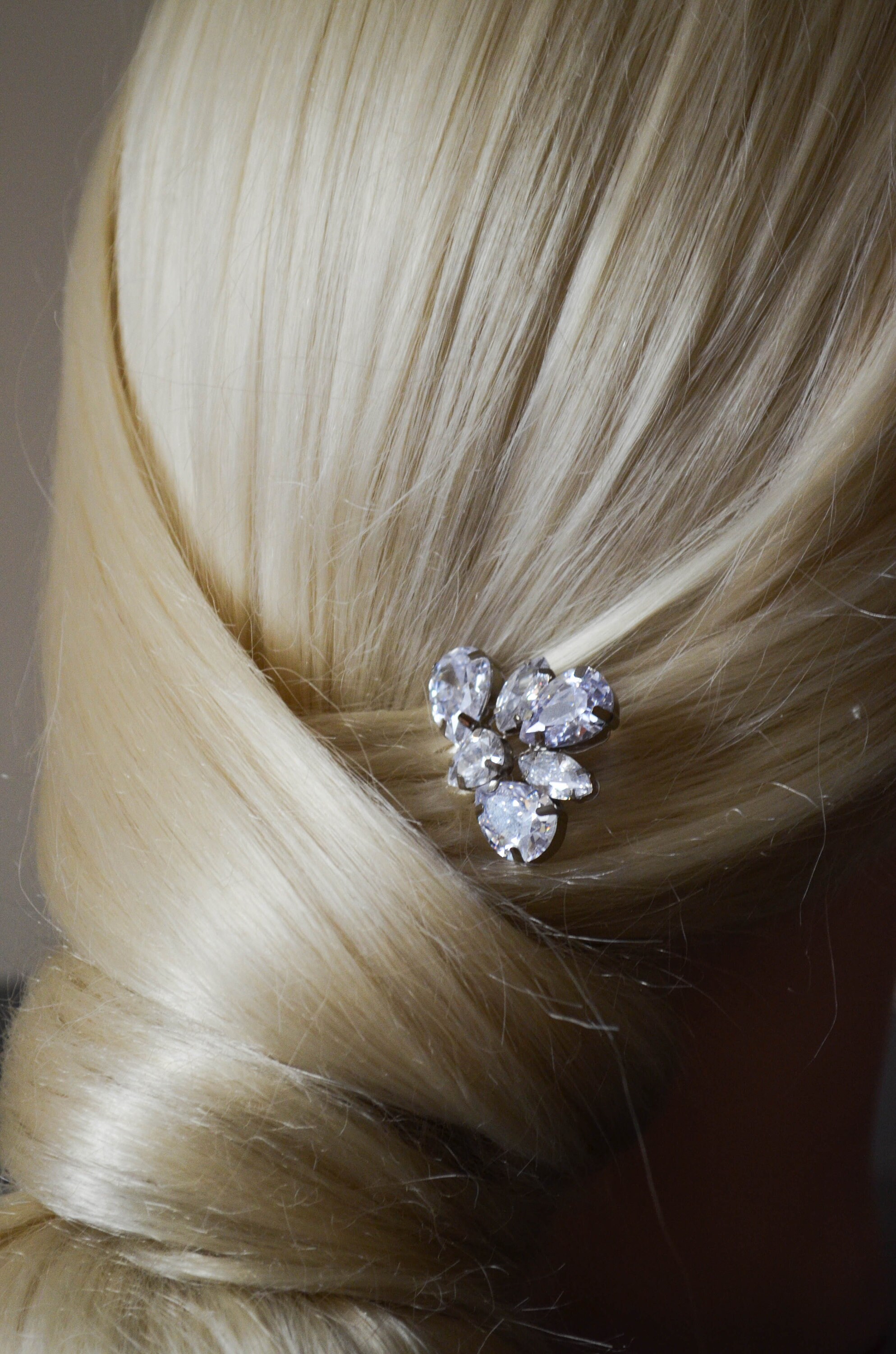 Barrette à Cheveux Double Nœud Avec Cristaux - Argent, Noir Et Cristal Transparent - Marque NY Fashion