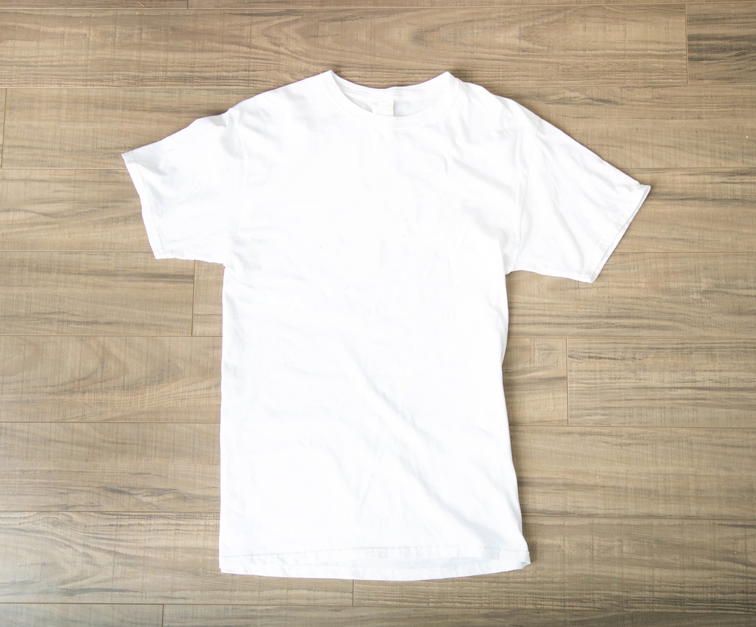 Blank White T-shirt Mockup - Etsy Canada