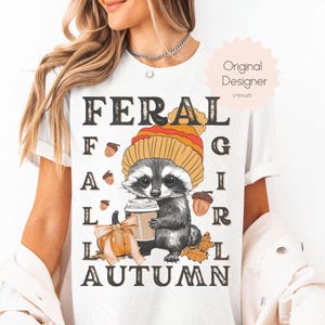 Chica salvaje otoño PNG, Sublimación de mapache salvaje, Diseño de camiseta de chica salvaje, Arte de moda Gin Z, Otoño dibujado a mano PNG, Lindo diseño gráfico de otoño png
