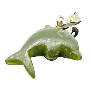 925 Sterling Silver Vintage Dolphin Shaped Jade Petite Pendant PT18135