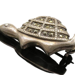 925 Sterling Silver Vintage Sparkling Marcasite Turtle Brooch Pin BP4828