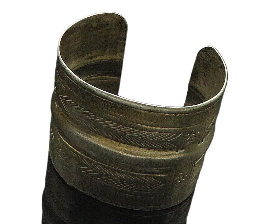 Ladies Sterling Silver (925) Antique Hand-Engraved Buckle Design Cuff Bracelet