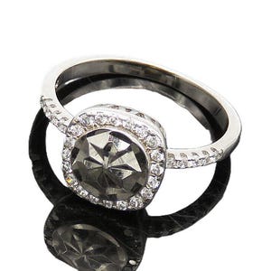 925 Sterling Silver Vintage Shiny Topaz Floral Motif Band Ring Sz 7 RG19613