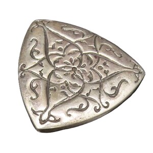 ATARA 925 Silver Vintage Engraved Swirls Triangular Brooch Pin BP10018