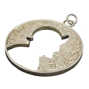 925 Sterling Silver Vintage Shiny Panamanian Balboa Coin Pendant PT18940