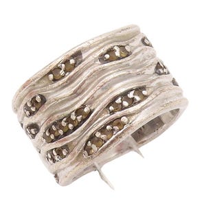 925 Sterling Silver Vintage Ring Broad Band Wave Carved Topaz Inlay Sz 6 RG28309