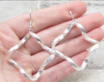 925 Sterling Silver Greek Key Pattern Twisted Drop Earrings EG1056