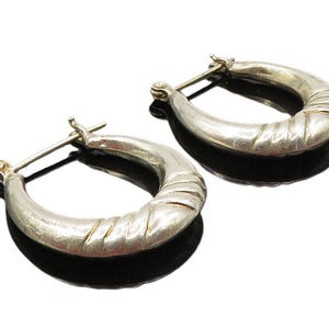 925 Sterling Silver Vintage Shiny Hollow Fluted Detail Hoop Earrings EG4722